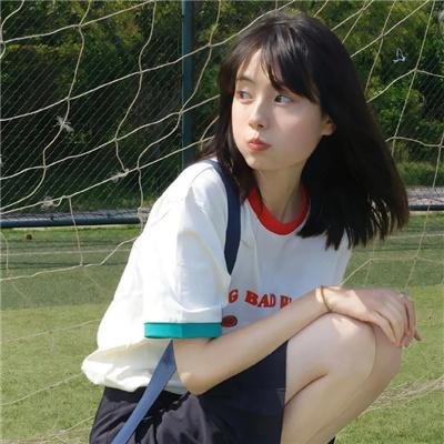 如月微笑